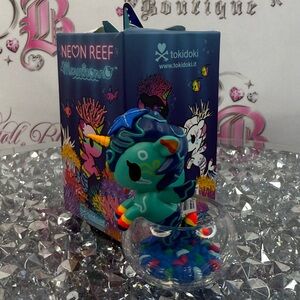 Tokidoki groovy coral Neon Reef Mermicorno Figure - Teal & Blue